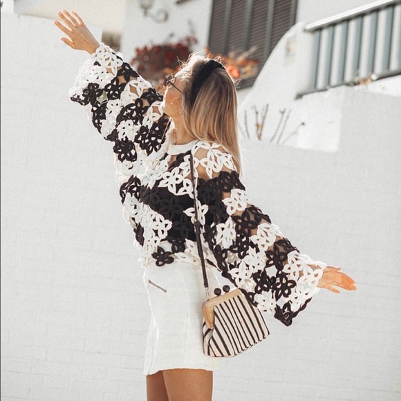 •SOLD• LIMITED EDIT ZARA CROCHETED FLORAL SWEATER - Picture 4 of 8